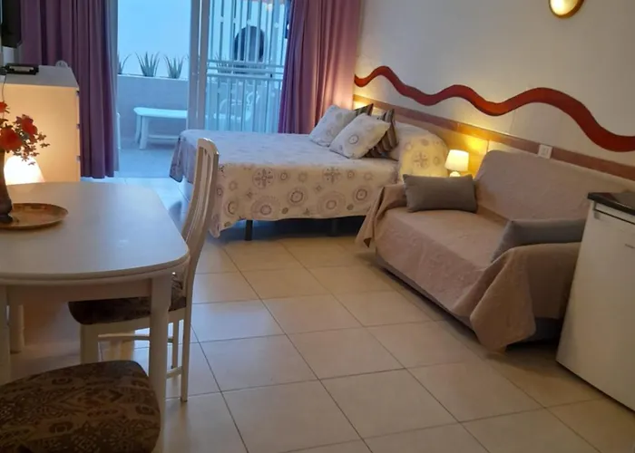 Elana With Free Wifi *