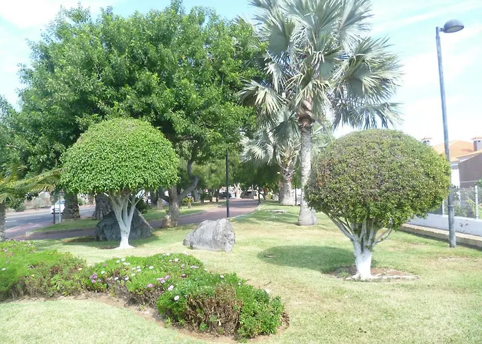 Elana With Free Wifi דירה